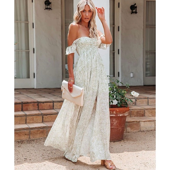 ✨NWT Floral Off Shoulder Maxi Dress✨ - Picture 1 of 6